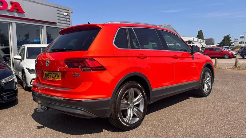 View VOLKSWAGEN TIGUAN 2.0 TSI BlueMotion Tech SEL 4Motion Euro 6 (s/s) 5dr