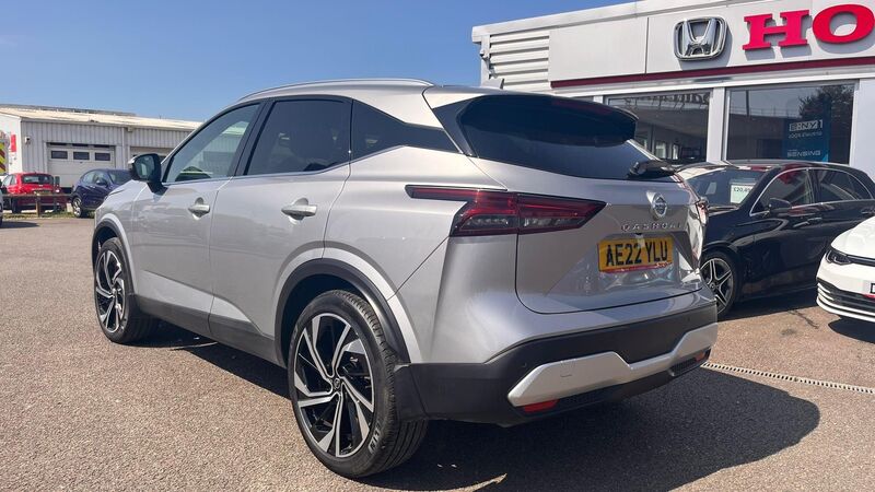 View NISSAN QASHQAI 1.3 DIG-T MHEV Tekna+ XTRON Euro 6 (s/s) 5dr