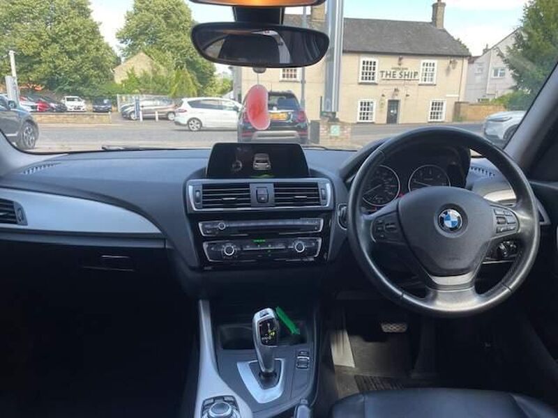 BMW 1 SERIES