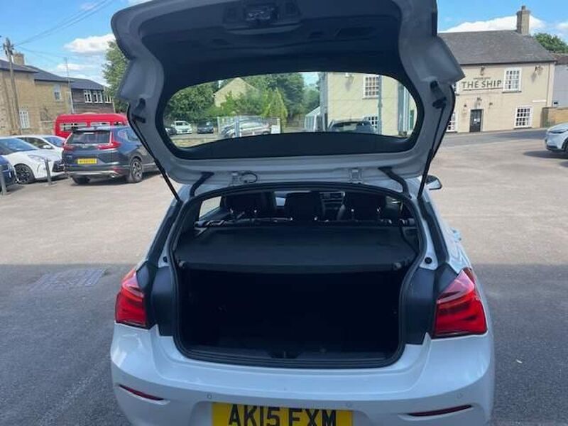 BMW 1 SERIES