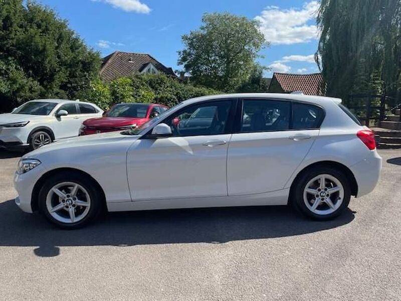 BMW 1 SERIES