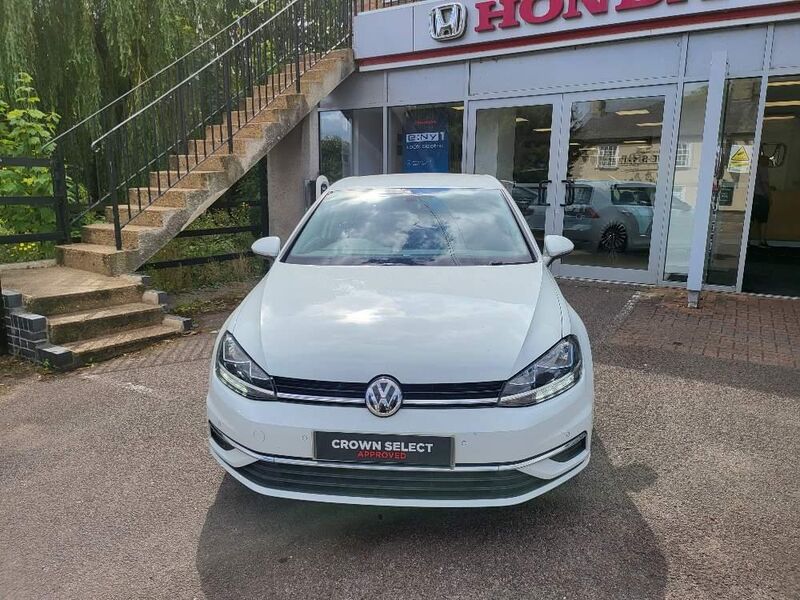 View VOLKSWAGEN GOLF 1.6 TDI BlueMotion Tech SE Nav Euro 6 (s/s) 5dr