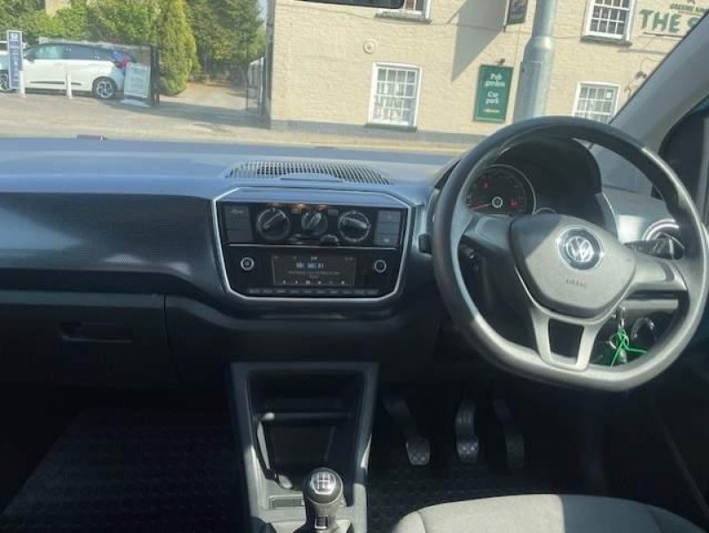 View VOLKSWAGEN UP 1.0 BlueMotion Tech Move up! Euro 6 (s/s) 5dr