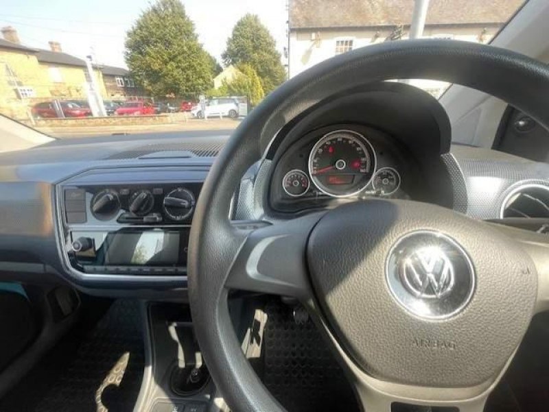 VOLKSWAGEN UP