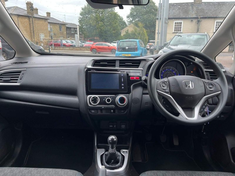 View HONDA JAZZ 1.3 i-VTEC SE Euro 6 (s/s) 5dr