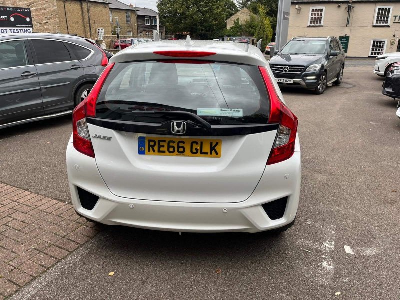View HONDA JAZZ 1.3 i-VTEC SE Euro 6 (s/s) 5dr