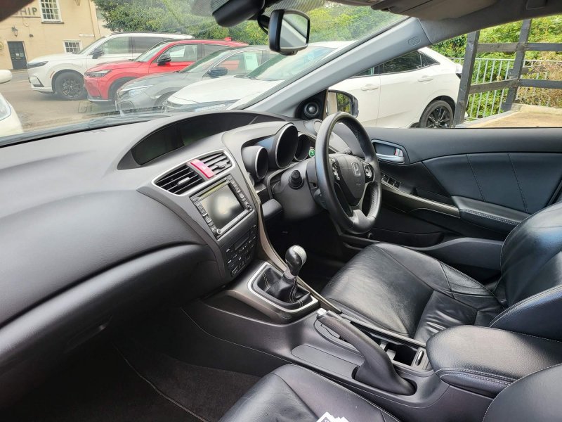 View HONDA CIVIC 1.8 i-VTEC SR Tourer Euro 5 (s/s) 5dr