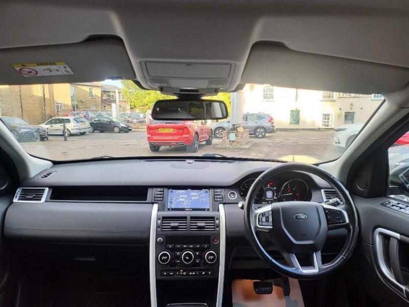 View LAND ROVER DISCOVERY SPORT 2.0 TD4 SE Tech Auto 4WD Euro 6 (s/s) 5dr