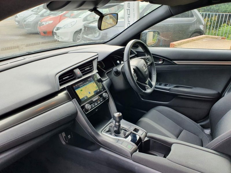 View HONDA CIVIC 1.0 VTEC Turbo SR Euro 6 (s/s) 5dr