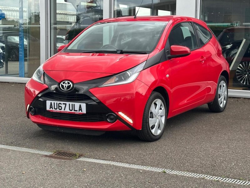 View TOYOTA AYGO 1.0 VVT-i x-play Euro 6 3dr