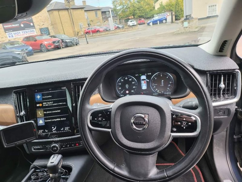 VOLVO S90