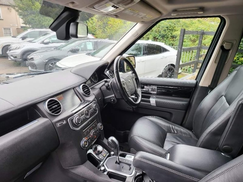 View LAND ROVER DISCOVERY 4 3.0 SD V6 HSE CommandShift 4WD Euro 5 5dr