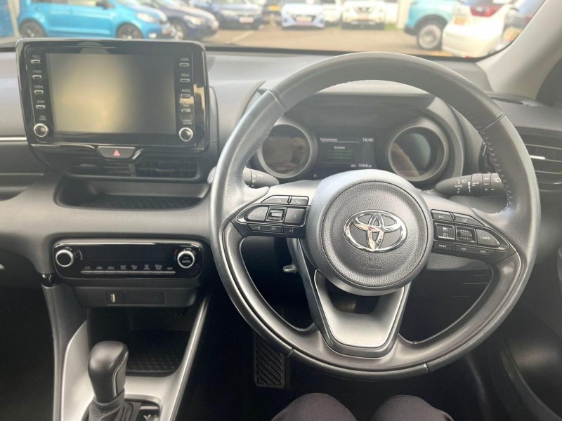 TOYOTA YARIS