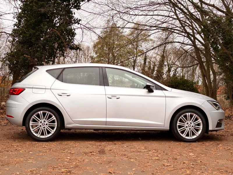 SEAT LEON