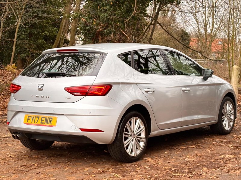 SEAT LEON
