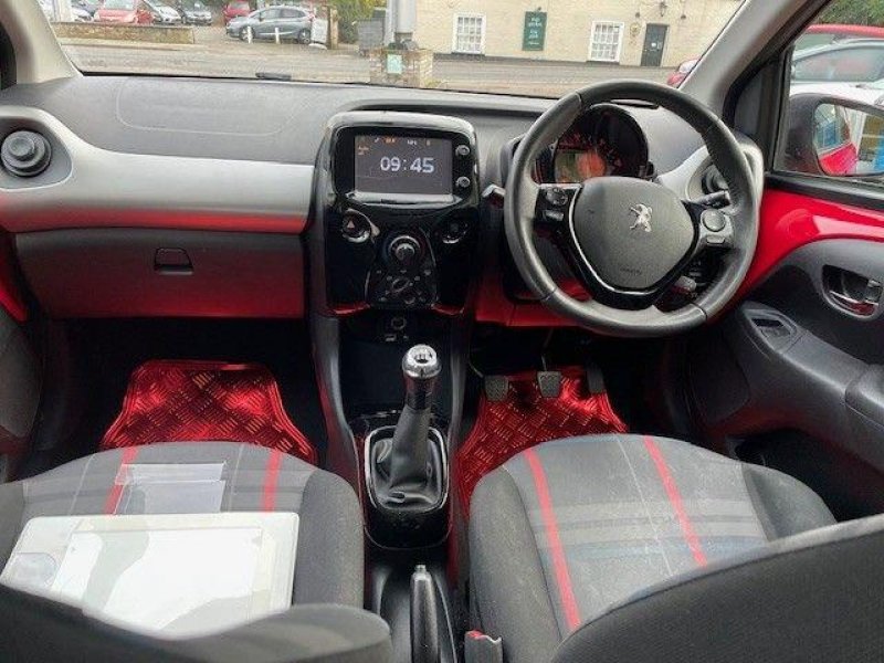 PEUGEOT 108