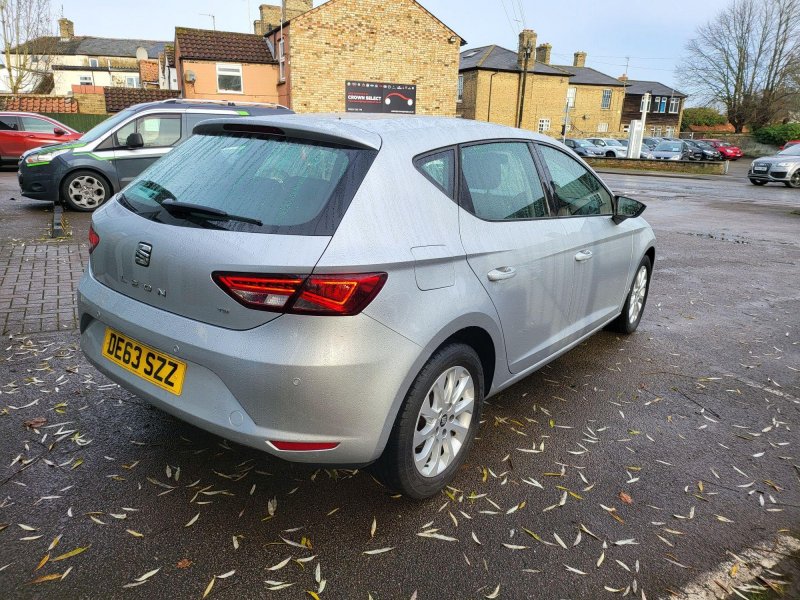 SEAT LEON