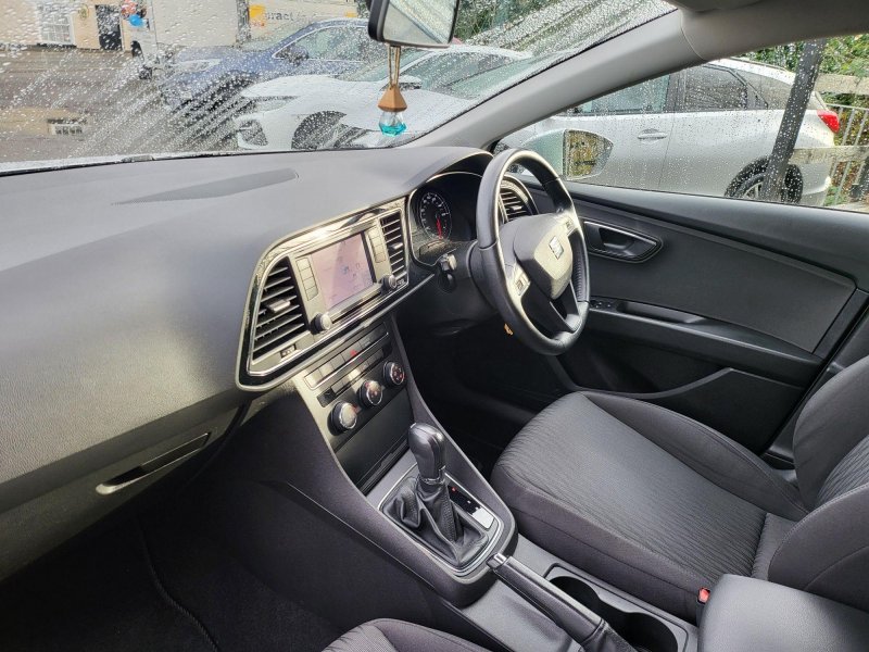 SEAT LEON