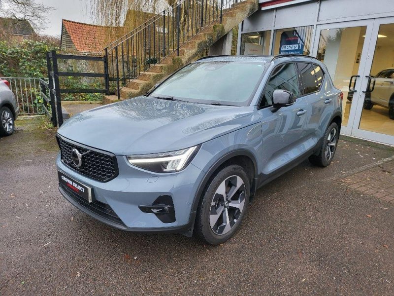 View VOLVO XC40 2.0 B4 MHEV Ultimate DCT Auto Euro 6 (s/s) 5dr