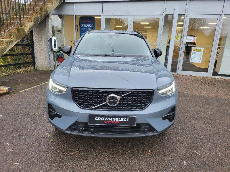 View VOLVO XC40 2.0 B4 MHEV Ultimate DCT Auto Euro 6 (s/s) 5dr
