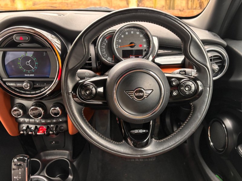 MINI HATCH