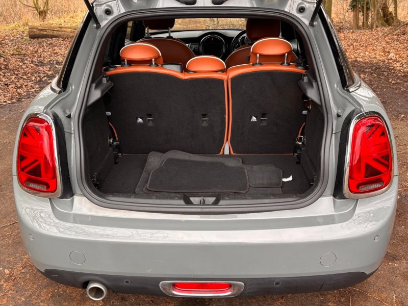 MINI HATCH