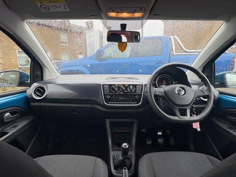VOLKSWAGEN UP