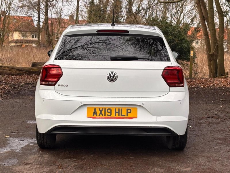 VOLKSWAGEN POLO