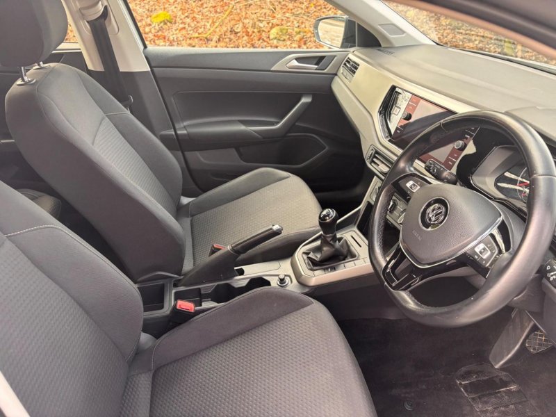 VOLKSWAGEN POLO