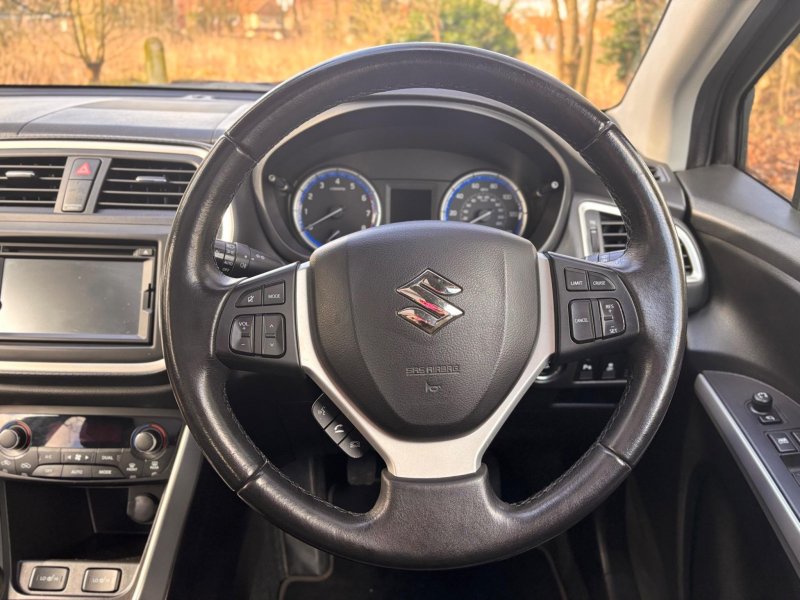 SUZUKI SX4 S-CROSS