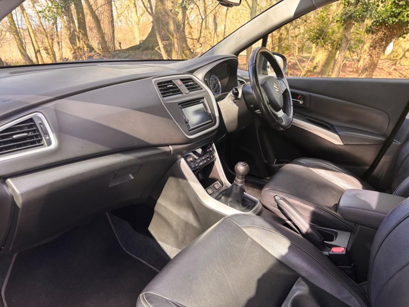 SUZUKI SX4 S-CROSS