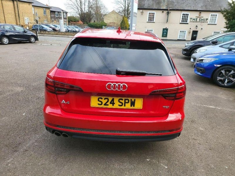 AUDI A4 AVANT