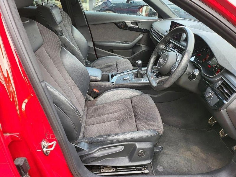 AUDI A4 AVANT