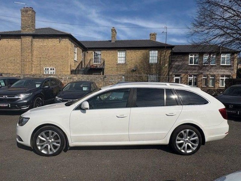 View SKODA SUPERB 2.0 TDI SE DSG Euro 5 (s/s) 5dr