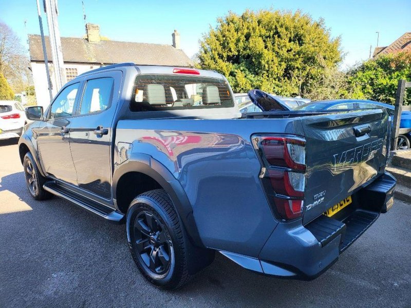 ISUZU D-MAX