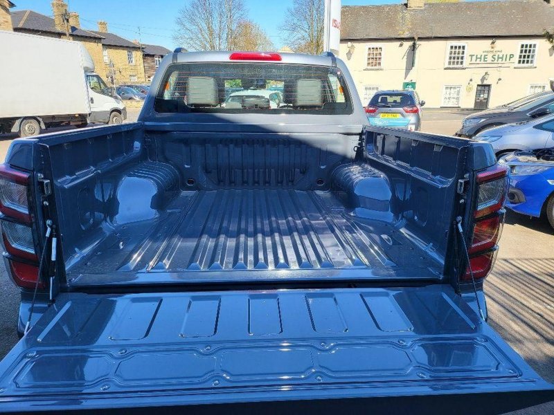 ISUZU D-MAX