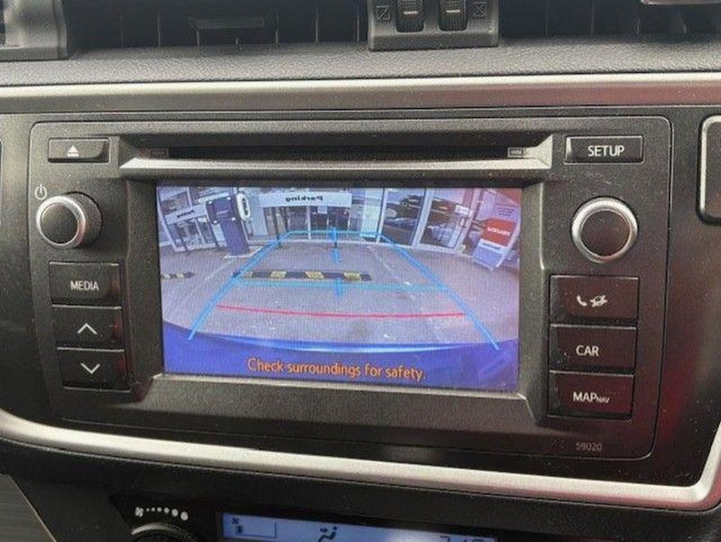TOYOTA AURIS