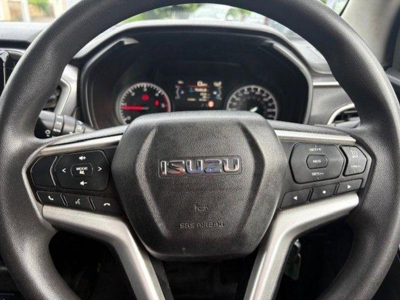 ISUZU D-MAX