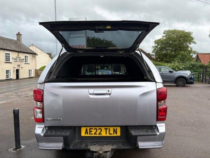 ISUZU D-MAX