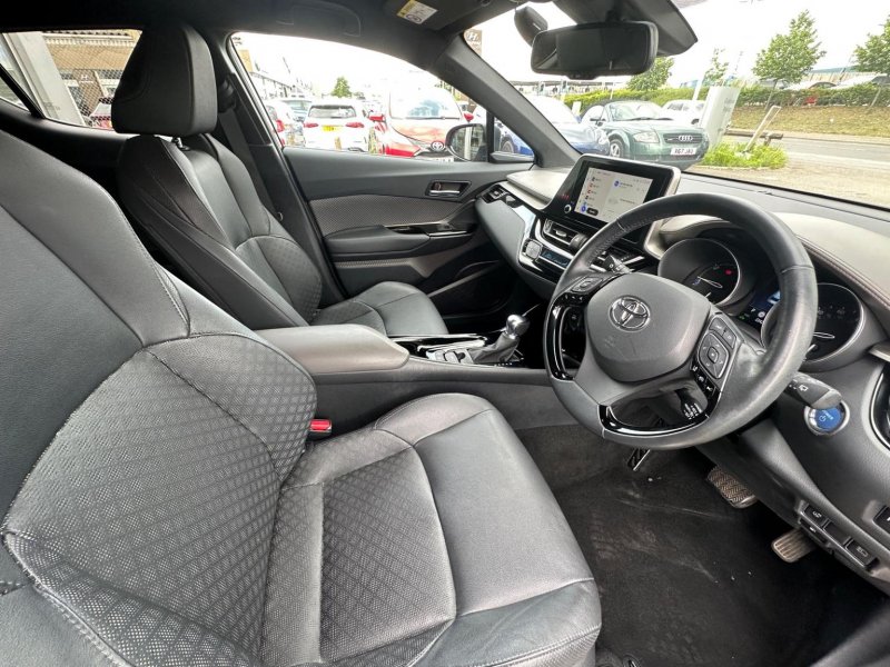 TOYOTA C-HR