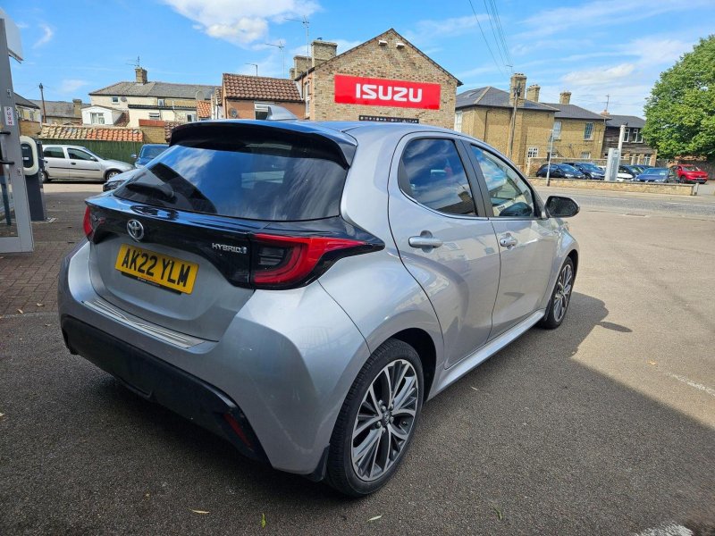 TOYOTA YARIS
